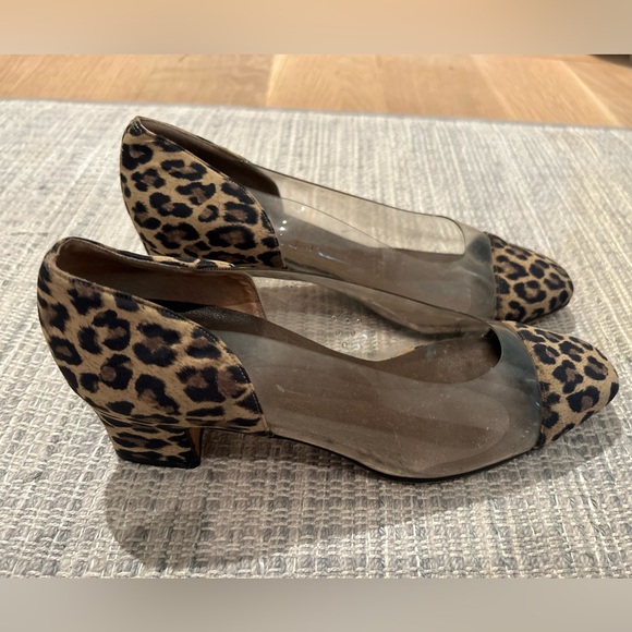 Plastic clear and leopard print low heeled pair of vintage shoes. - Picture 16 of 16